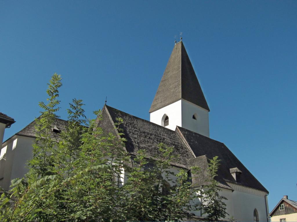 Pfarrkirche Bad Aussee vom Parkplatz an der Traun (eigenes Bild)