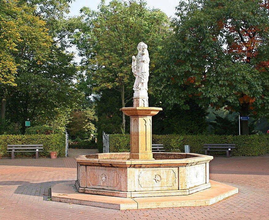 Marienbrunnen in Xanten-Marienbaum (Bild: Wikimedia Commons, Frank Vincentz)